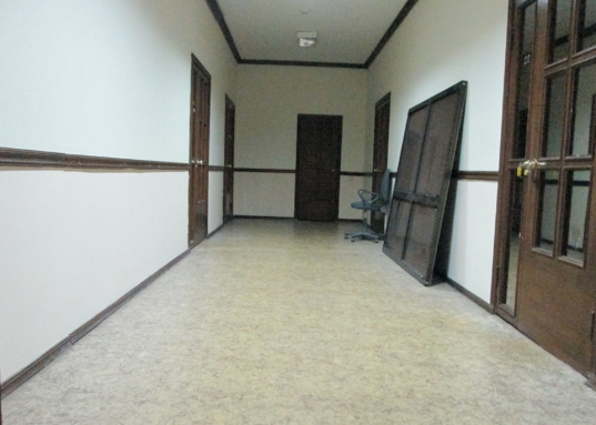 Сдаются помещения кабинетного и открытого типа на 2-м этаже в  4-х этажном здании, расположенном в центре города на ул. Щапова, д.47  (перекресток с ул.Толстого).