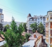 Удачная планировка квартиры, просторная жилая комната - 17.1 кв.м, с так называемой  нишей, что позволит грамотно разделить пространство на спальную зону и гостиную.
