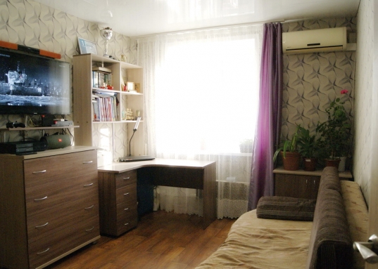 Предлагаем Вашему вниманию возможность приобрести 1-комнатную квартиру с качественным ремонтом, в кирпичном доме на границе Московского и Кировского районов!
