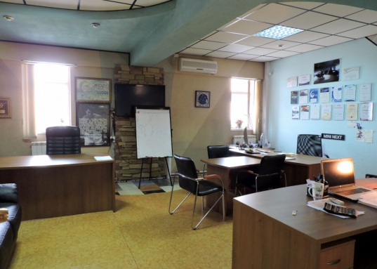 Подключены все необходимые коммуникации: вода, свет, газ, канализация.