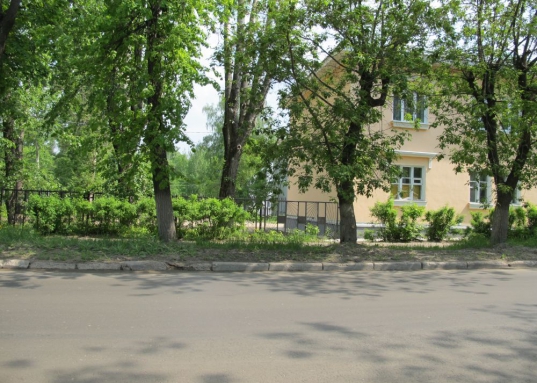 Дербышки (Советский район, ул. Советская) в двухэтажном кирпичном доме (1940 год постройки).
