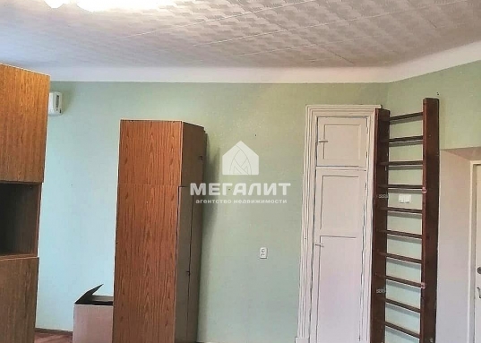 Продается очень просторная 26,5 кв.м., светлая комната, в двухкомнатной квартире, в Советском районе по ул. Мира 18/2 (Дербышки), расположенная на 3/3 эт.