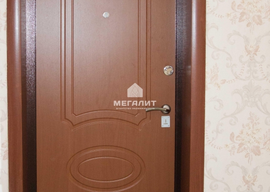 Продается комната со статусом квартиры в Приволжском районе, по адресу ул. Авангардная, д. 185.