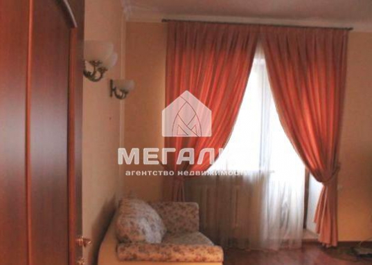 Сдается в аренду трехкомнатная квартира в элитном доме в Вахитовском районе.