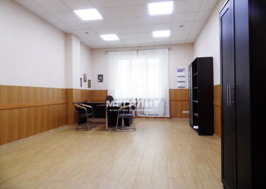 Продается современный офис с арендаторами, в самом сердце исторической части Казани, на одной из самых престижных улиц.
