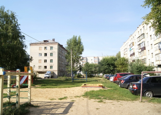 Общая площадь гостинки 15,5 кв. м., площадь комнаты 13,1 кв. м. Комната просторная, светлая.