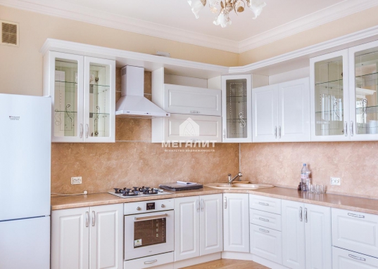 Отличный кирпичный дом повышенной комфортности.