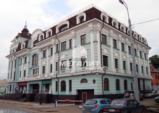 Сдаются в аренду офисные помещения общей площадью 226,9 кв.м., расположенные на втором этаже торгово-офисного здания по ул. Петербургская д. 37.