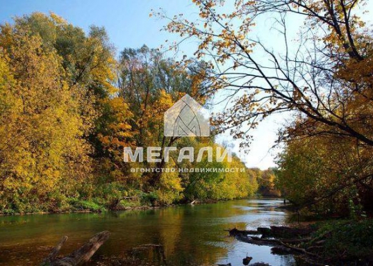 Продается хороший ровный участок 10.3 сотки в одном из живописных мест Высокогорского района для строительства коттеджа или дачи в 6 км. от города, дачное сельское поселение «Щербаковка» по трассе М7 в сторону Кульсеитово, напротив заправки «Сибнефть»,
Участок крайний, соседи только с одной стороны, к участку есть возможность подъезда с двух сторон, что немаловажно для возможности межевания участка и строительства двух домов,
Хорошие круглогодичные подъездные пути, удобная транспортная развязка, до общества ходит автобус.