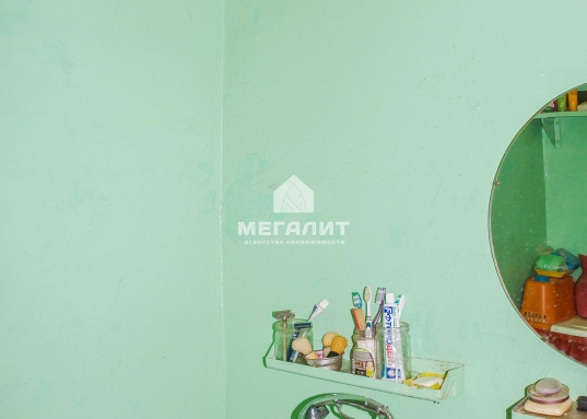 Удобная планировка квартиры, высота потолков - 2,8 м. Изолированные комнаты, квадратная кухня 7 кв.м, раздельный санузел.