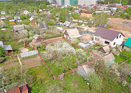 Продается земельный участок в Советском районе снт "Персональные пенсионеры".