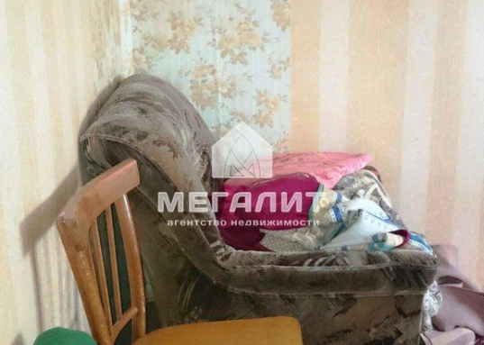 До Архирейского озера 10-15 минут пешком, столько же до Волги на машине.