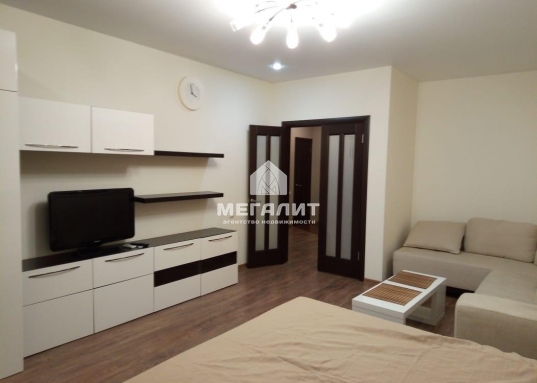 Сдаю прекрасную и просторную однокомнатную квартиру 54 кв. метра в Приволжском районе.