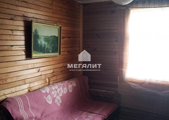 Очень живописное место, на берегу залива Волги, где есть небольшой (на несколько соседей) облагороженный пляж.
