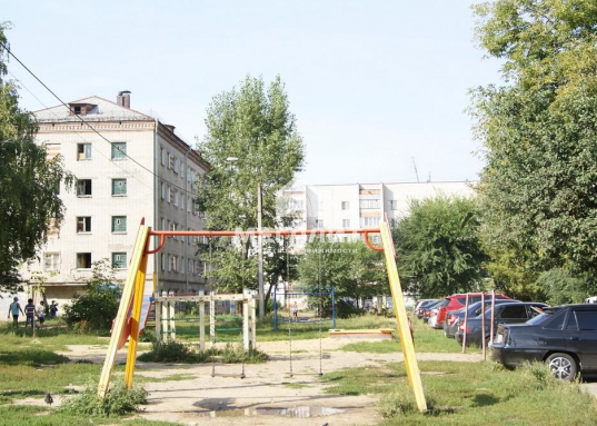 Продам комнату со статусом квартиры в общежитии с качественным ремонтом в самом центре Кировского района,  2/5 кирпичного дома.