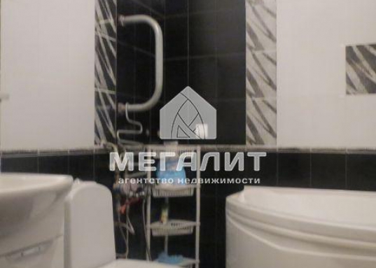 кирпичного дома.