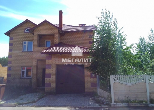 Дом построен в 2007 году, полностью жилой и в нём хватит места всем членам большой и дружной семьи.