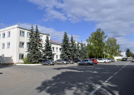 Продам Бизнес Центр с большой парковкой в Казани