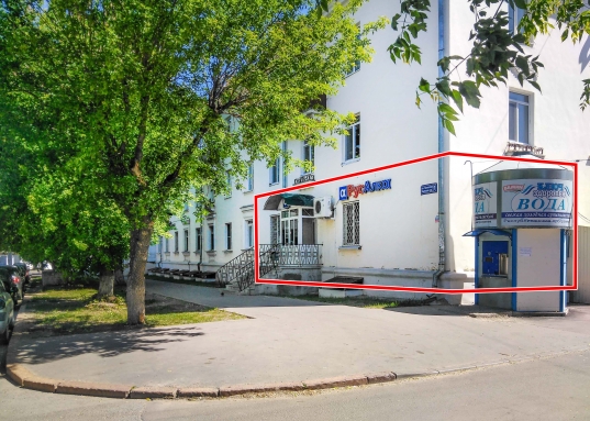 На пересечении улиц Советская и Халезова, сдаётся в аренду торгово-офисное помещение.