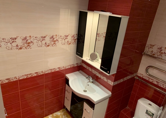 При продаже остается  кухонный гарнитур.