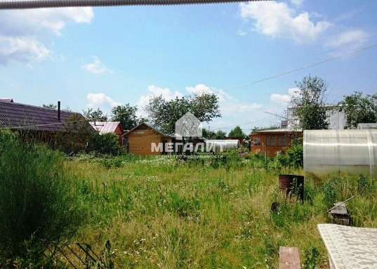 Дом двухэтажный 45 кв. м.: первый этаж сруб (4х4), второй этаж щитовой.