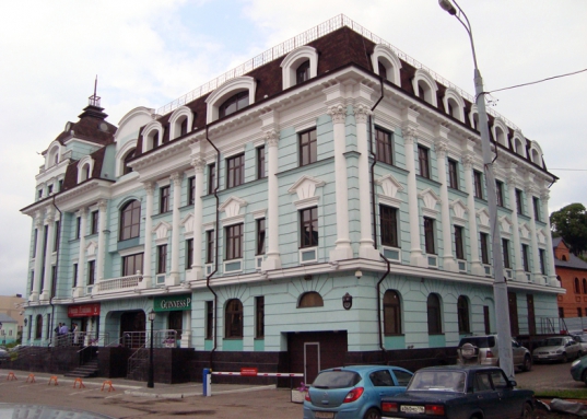 Сдаются в аренду офисные помещения общей площадью 226,9 кв.м., расположенные на втором этаже торгово-офисного здания по ул. Петербургская д. 37.