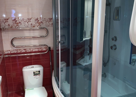 Квартира с качественным ремонтом, все комнаты сделаны со вкусом,  в ванной комнате сделан высококлассный ремонт.