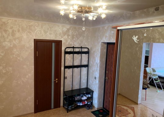 Квартира находится внутри ЖК, а это значит, что Вы будете ограждены от шума дорог.
Дом находится на закрытой территории.