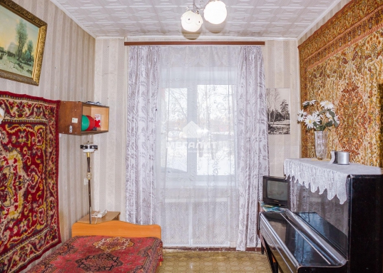 Выгодно: двухкомнатная "ленинградка" в кирпичном доме!