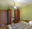       </li><li>Кухня – 8 кв.м.</li><li>Комнаты изолированные.       </li><li>Чистая, аккуратная.</li><li>Застекленная, просторная лоджия, обшита деревом (выход со спальни).    </li><li>Пластиковые окна во всех комнатах. </li><li>Раздельный санузел в кафеле.</li><li>Окна на разные стороны дома (распашонка).</li><li>Кондиционер в гостиной комнате.</li><li>Кондиционер в подарок</li><li>Хорошие соседи.          </li><li>Развитая инфраструктура со всем необходимым: Средняя общеобразовательная русско-татарская школа №87, Гимназия №9, Детский сад №387 «Золотая рыбка», Детский сад №372 комбинированного вида с татарским языком обучения и воспитания «Дельфин», Мечеть «Ярдэм», Фитнес-клуб «Maximus»,  Детский сад №395 комбинированного вида «Жар птица-Алтын кош», ​Детский сад №97 комбинированного вида «Журавушка», Городская больница №16, Городская детская больница №1, метро «Яшьлек», Московский рынок</li><li>Большое количество удобных парковочных мест для вашего авто.