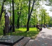 Лицей 131, Гимназия 96, Школа 18, КАИ, КФУ, КХТИ, КГАСУ, поликлиники, больницы.<br />- ТЦ Kazan Mall, ТРЦ Корстон, ТРЦ Кольцо, Парк Горького, скейт-парк Парк Урам, детский спортивный парк "Елмай" а также театры, музеи, магазины, кофейни, пекарни, атмосферные парки и скверы.<br /><br /><strong>Отличная транспортная развязка</strong>, остановки общественного транспорта в 3-х минутах, метро "Суконная слобода" 15 минут ходьбы пешком.<br /><br />Рядом улицы: Хади Атласи, Чехова, Вишневского, Лейтенанта Шмидта, Достоевского, Карла Маркса, Николая Ершова, Нурсултана Назарбаева, Калинина.<br /><br />Один взрослый собственник, вся сумма в договоре ЗВОНИТЕ!