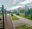 * Дом: Кирпичный, теплый, без плотной высотной застройки вокруг.
* Парковка: Во дворе всегда есть свободные места.