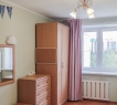 На продажу представлена 3-х комнатная квартира улучшенной планировки на 4-м этаже по ул. Академика Парина д.8 (Приволжский район).<br />​​​​​​​<br /><strong><em><span style="text-decoration:underline;">О преимуществах квартиры:</span></em></strong><br />- не угловая, теплая, светлая<br />- улучшенная планировка<br />- общая площадь квартиры 112,5 кв.м<br />- раздельные комнаты: 14,7 кв.м, 24,3 кв.м, 26 кв.м,<br />- просторная кухня-гостиная 24,3 кв.м с выходом на застекленную лоджию<br />- в прихожей имеется встроенная гардеробная<br />- 2 лоджии<br />- 2 санузла<br />- ремонт можно сделать по своему вкусу<br /><br /><strong><em><span style="text-decoration:underline;">О  доме:</span></em></strong><br />- кирпичный дом 2001 года постройки<br />- чистый подъезд<br />- новый лифт  <br />- благоустроенный двор с детской площадкой и зонами отдыха<br /><br /><strong><em><span style="text-decoration:underline;">Об инфраструктуре:</span></em></strong><br /><strong>- до станции метро «Проспект Победы» 15 минут пешком</strong><br />- остановки общественного транспорта в 3-х минутах ходьбы<br />- в шаговой доступности детские сады и школы<br />- все необходимые продуктовые магазины – рядом<br />- удобная транспортная развязка в любую часть города<br />- рядом Медицинский колледж, Центр гимнастики, деревня Универсиады<br /><br /><strong><em><span style="text-decoration:underline;">О документах:</span></em></strong><br />- 1 взрослый собственник<br />- проходит по ипотеке<br />- чистая продажа<br /><br />Рядом расположены улицы: пр.