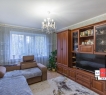       </li><li>Кухня – 8 кв.м.</li><li>Комнаты изолированные.       </li><li>Чистая, аккуратная.</li><li>Застекленная, просторная лоджия, обшита деревом (выход со спальни).    </li><li>Пластиковые окна во всех комнатах. </li><li>Раздельный санузел в кафеле.</li><li>Окна на разные стороны дома (распашонка).</li><li>Кондиционер в гостиной комнате.</li><li>Кондиционер в подарок</li><li>Хорошие соседи.          </li><li>Развитая инфраструктура со всем необходимым: Средняя общеобразовательная русско-татарская школа №87, Гимназия №9, Детский сад №387 «Золотая рыбка», Детский сад №372 комбинированного вида с татарским языком обучения и воспитания «Дельфин», Мечеть «Ярдэм», Фитнес-клуб «Maximus»,  Детский сад №395 комбинированного вида «Жар птица-Алтын кош», ​Детский сад №97 комбинированного вида «Журавушка», Городская больница №16, Городская детская больница №1, метро «Яшьлек», Московский рынок</li><li>Большое количество удобных парковочных мест для вашего авто.