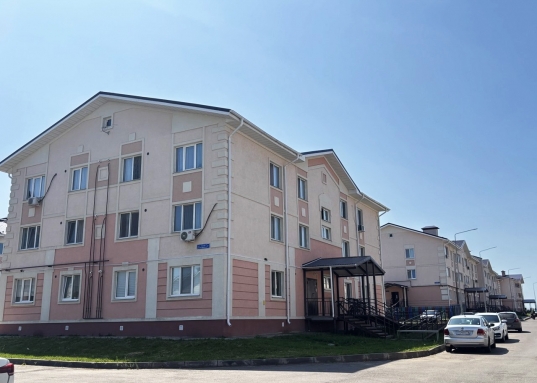Спальные комнаты полностью мебелированы, большая гардеробная.