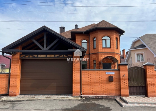 Дом с ремонтом 216 м2 в черте города!