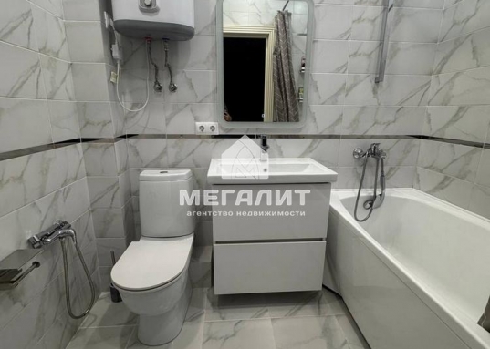 Рядом расположены улицы: Вознесенский тракт, Камалеева, Аделя Кутуя, Назиба Жиганова, Петра Полушина, Сахарова.