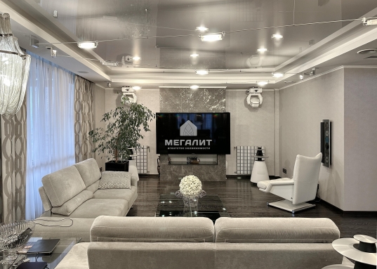 <strong>Хотите купить готовый к проживанию пентхаус с прямым видом на Кремль?<br /><br />В продаже эксклюзивно представлен пентхаус в жилом комплексе «Берег»!</strong><br /><br /><span style="text-decoration:underline;">Адрес: Меридианная, 1. </span><br /><br />10-ый этаж десятиэтажной секции.