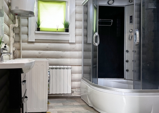 Отары.<br />Участок ИЖС площадью 8 сот., дом 2 этажа площадью 95,2 м2. <br /><br /><span style="text-decoration:underline;">1 этаж:</span> тамбур с гардеробной зоной, просторная кухня-гостиная, просторный санузел. <br /><span style="text-decoration:underline;">2 этаж:</span> просторный холл, 2 спальни, гардеробная (возможно переоборудование в санузел).<br /><br />У дома имеется просторная терраса с видом на лес. <br />Также на участке построены бревенчатая баня на дровах с 2 гостевыми спальнями, хозблок. <br />Дом продается с мебелью, техникой, бассейном.<br /><br />Дом отапливается электричеством. Газопровод проходит 50-70 метров, возможна врезка. <br />Водоснабжение - скажина.