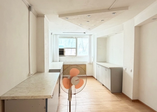 Площадь 35,1 кв.м.,  Стоимость аренды за 1 кв.м. площади 400 руб/месяц

  
Рядом находятся: Арбузова, Халитова, Губкина, Зур Урам, проспект Мира.