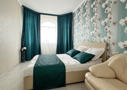 <b>Купить свой дом в окружении природы и в 10 минутах езды до центра города!</b><br /><br />Прекрасная возможность для тех, кто мечтал о своем доме в окружении природы, но при этом с городской инфраструктурой! <br />В продаже кирпичный дом 216 м2 с земельным участком площадью 6,5 соток в коттеджном поселке Плодопитомник!