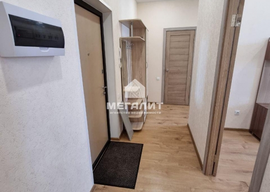 Новый жилой комплекс "Острова", новый дом, чистый подьезд, домофон.