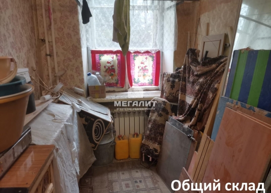 Адрес: ул. Дементьева, дом 27, Площадь комнаты: 25 м<sup>2</sup>, Площадь кухни: 8 м<sup>2</sup>, Площадь квартиры: 70 м<sup>2</sup>, Комнат в квартире: 4, Этаж: 1/3, Тип дома: Кирпичный, Район: Авиастроительный