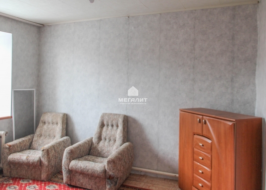 Продается двухуровневая квартира по ул Дачная, 4, жилой массив 10 лет Октября, в Приволжском районе.<br />Квартира находится в 2х этажном доме.<br />Отдельная входная группа.