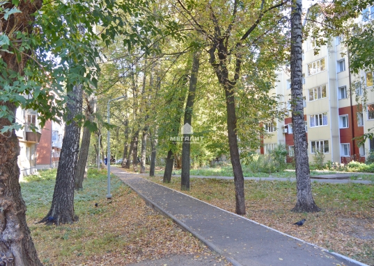 Адрес: ул. Новаторов, дом 1, Количество комнат: 3, Общая площадь: 55.9 м<sup>2</sup>, Жилая площадь: 42 м<sup>2</sup>, Площадь кухни: 6.4 м<sup>2</sup>, Этаж: 3/5, Тип дома: Кирпичный, Район: Советский