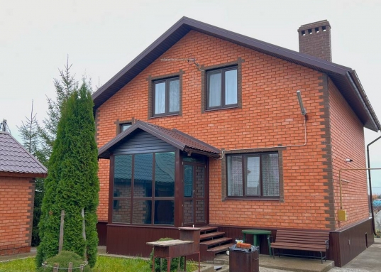 Кирпичный дом на берегу Волги!