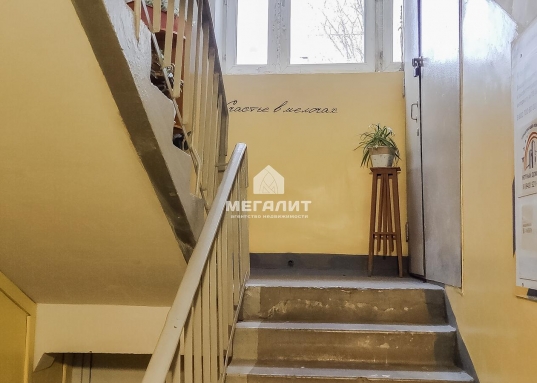 Адрес: ул. Абсалямова, дом 28, Количество комнат: 1, Общая площадь: 34.8 м<sup>2</sup>, Жилая площадь: 14 м<sup>2</sup>, Площадь кухни: 9.1 м<sup>2</sup>, Этаж: 5/10, Тип дома: Панельный, Район: Ново-Савиновский