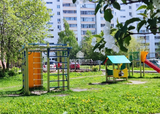 Адрес: ул. Лесгафта, дом 28а, Количество комнат: 3, Общая площадь: 91.2 м<sup>2</sup>, Жилая площадь: 58.8 м<sup>2</sup>, Площадь кухни: 9.4 м<sup>2</sup>, Этаж: 1/9, Тип дома: Кирпичный, Район: Вахитовский