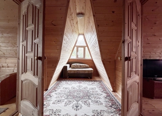 Теплый, уютный дом из марийского сруба 2017 года постройки, общей площадью 66,5 кв.м, имеющий второй этаж.