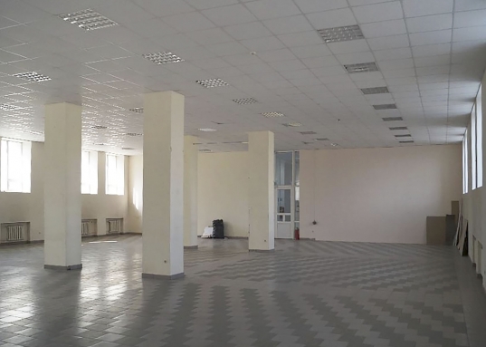 Помещение 862 кв.м на 1 этаже с большой парковкой
